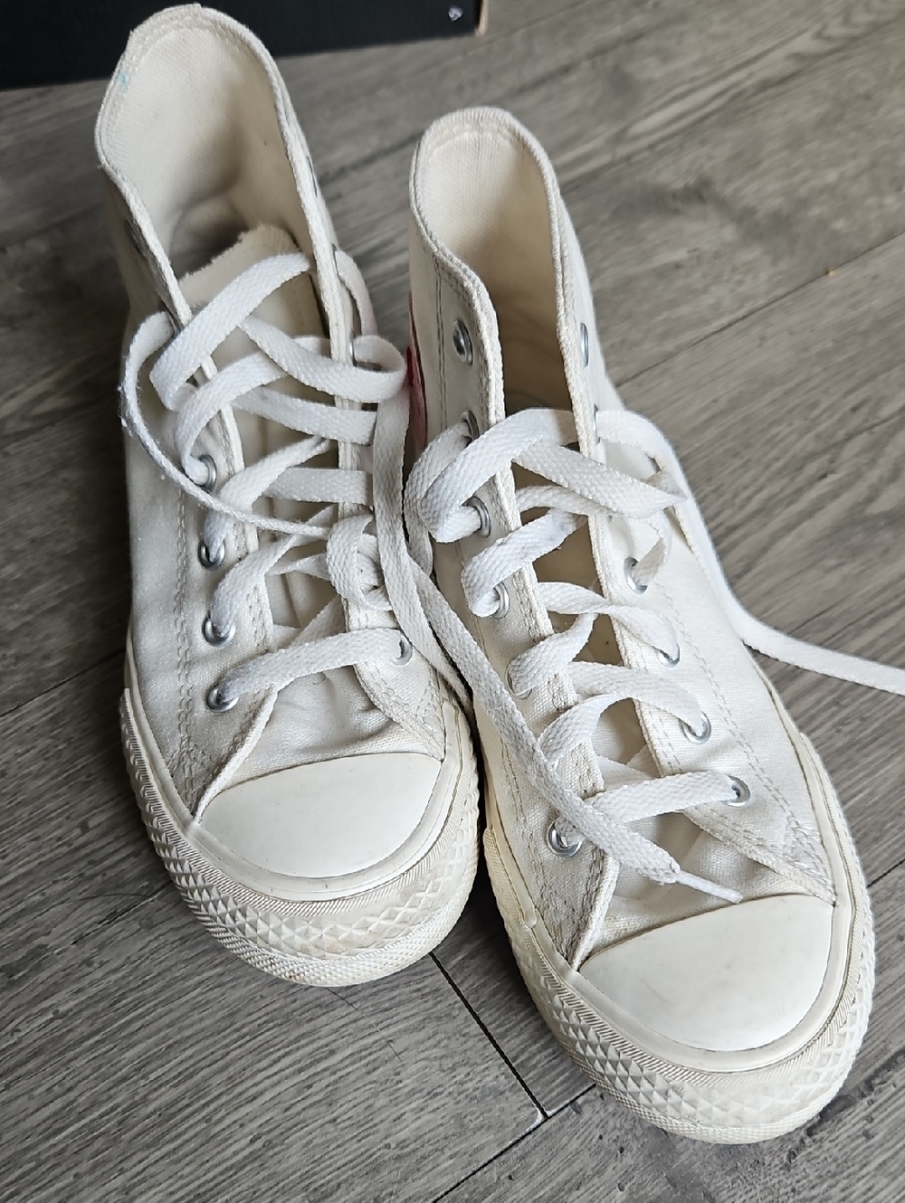 4/$20 Converse Chuck Taylor All Star Hearts Embroidered High Tops - Size 3 - Picture 5 of 10
